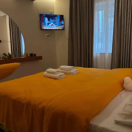 Goldenhour Apartment Tirana